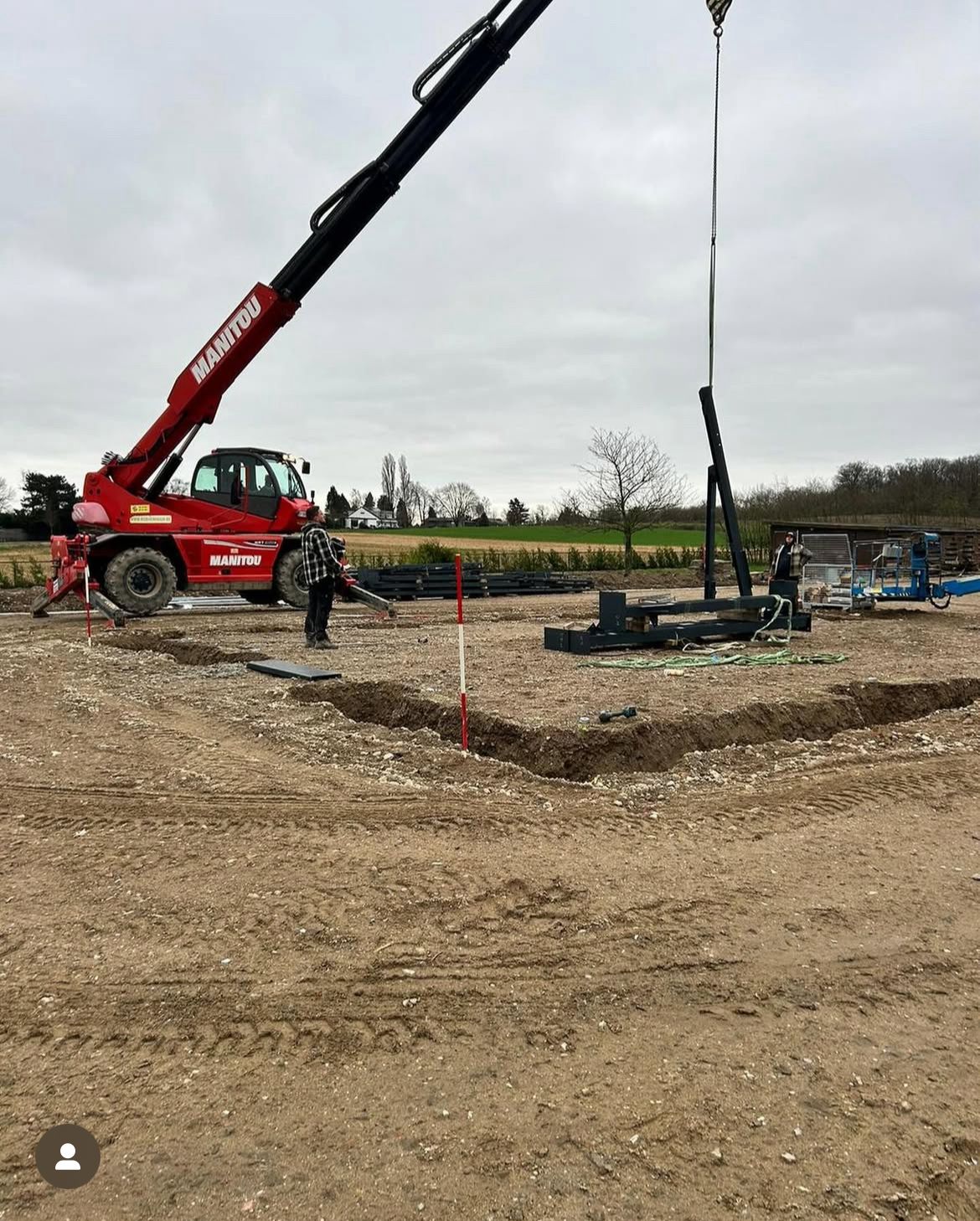 Industriële loods staalconstructie in aanbouw Limburg